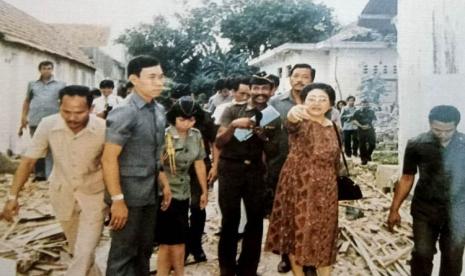 Ibu Tien Soeharto Titisan Ken Dedes? Pamor Soeharto Dinilai Turun Sepeninggal Ibu Tien