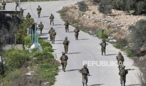 Kementerian Kesehatan Palestina mengatakan, sekurangnya tiga warga Palestina tewas dan 10 orang lainnya terluka saat pasukan Israel menyerbu Jenin, Tepi Barat yang diduduki pada dini hari Jumat (17/6/2022) waktu setempat.