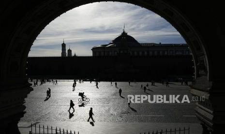 Amerika Serikat telah meminta warganya yang tengah berada di Rusia untuk segera meninggalkan negara tersebut. Washington pun menerbitkan peringatan perjalanan agar warganya tak melakukan perjalanan ke Rusia.