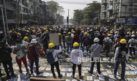 Ribuan Orang Peringati Pembunuhan Soleimani dan Kutuk AS. Foto:  unjuk rasa di Irak