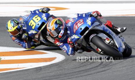 Duo pembalap Suzuki Ecstar, Alex Rins (depan) dan Joan Mir. Mir akan start dari P14 sedangkan Rins di P15 pada grid GP Prancis nanti.