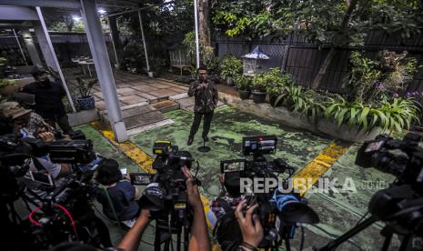 Kepala Kantor Staf Presiden Moeldoko memberikan keterangan pers di kawasan Menteng, Jakarta, Rabu (3/2). Keterangan pers tersebut untuk menanggapi pernyataan Ketua Umum Partai Demokrat Agus Harimurti Yudhoyono terkait tudingan kudeta AHY dari kepemimpinan Ketua Umum Partai Demokrat demi kepentingan Pilpres 2024. Republika/Putra M. Akbar