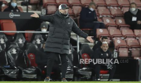 Reaksi manajer Liverpool Juergen Klopp saat pertandingan sepak bola Liga Utama Inggris antara Southampton dan Liverpool di Southampton, Inggris, 04 Januari 2021.