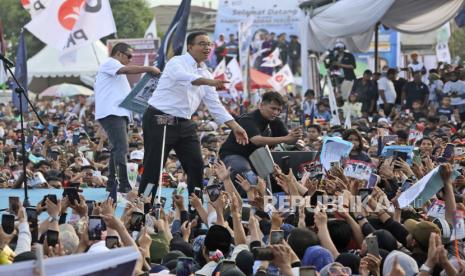 Anies Baswedan dalam kampanye di Deli Serdang, Sumut. Capres Anies Baswedan merasa bangga banyak kampus bersuara soal demokrasi.