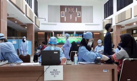  UNS Gencarkan Vaksinasi Covid-19, Antusiasme Mahasiswa Tinggi