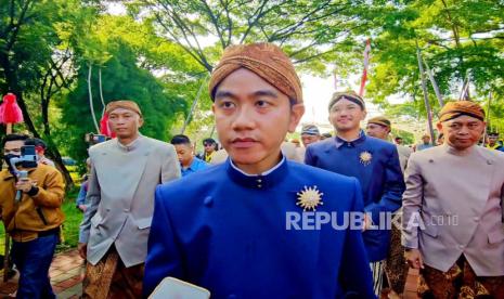 Cawapres nomor urut dua Gibran Rakabuming Raka enggan berkomentar terkait partai PSI yang kemungkinan tak lolos Parlemen, Sabtu (17/2/2024). 