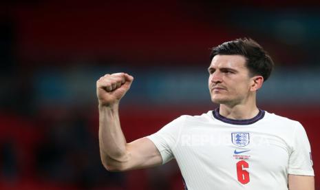 Harry Maguire dari Inggris.