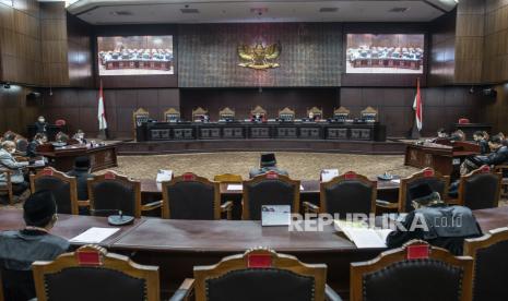 Suasana sidang Pengujian Materiil di Mahkamah Konstitusi (MK).