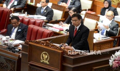 Menkes Budi Gunadi Sadikin menyampaikan pandangan RUU Kesehatan saat Rapat Paripurna ke-29 Masa Persidangan V Tahun Sidang 2022-2023 di Kompleks Parlemen, Senayan, Jakarta, Selasa (11/7/2023).