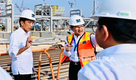 Presiden Jokowi saat mengunjungi smelter PT Freeport Indonesia di Gresik, Selasa (20/6/2023).