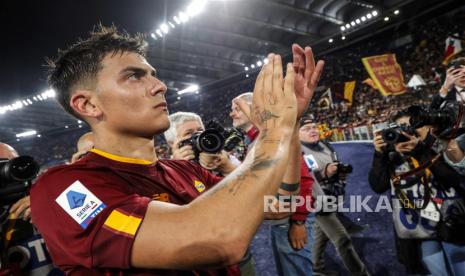 Striker AS Roma Paulo Dybala. Dybala semakin dekat ke Chelsea. 