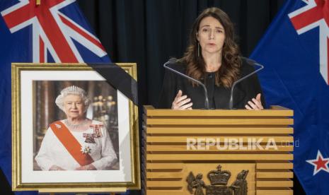 Perdana Menteri Selandia Baru Jacinda Ardern. Bank Sentral Selandia Baru pada hari ini (23/11/2022) mengumumkan kenaikan suku bunga terbesarnya dan menguraikan adanya pengetatan moneter dalam beberapa bulan mendatang. Hal tersebut dilakukan untuk mengendalikan inflasi yang sangat tinggi.