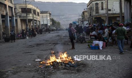 Situasi di pusat kota Port-au-Prince, Haiti, sore hari, Selasa, 21 September 2021. Situasi keamanan di Haiti memburuk. Geng kriminal menculik misionaris AS dan meminta uang tebusa. 