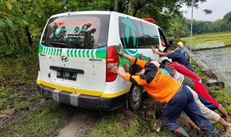 petugas itu meninggal sewaktu rekapitulasi hasil pilkada