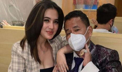 Iqlima Kim dan Hotman Paris