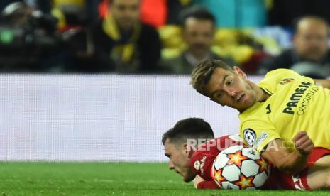 Gelandang Villarreal Giovani Lo Celso (kanan). 