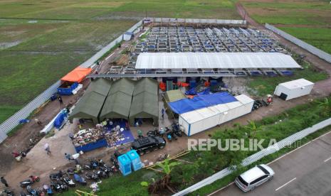 Foto udara Tempat Pengolahan Sampah Terpadu (TPST) Gedebage saat uji coba pengoperasian di Bandung, Jawa Barat.