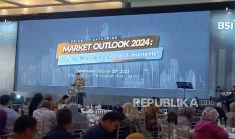 Direktur Sales & Distribution BSI Anton Sukarna dalam acara priority gathering nasabah BSI Prioritas dan market outlook 2024 bertajuk Finding Silver Linings in A Year of Uncertainty di Hotel Langham, Jakarta, Rabu (25/10/2023).Nursyamsi