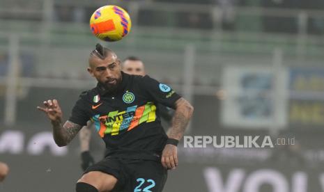  Pemain Inter Milan Arturo Vidal. Vidal akan pergi dari Inter jika kontraknya tak diperpanjang akhir musim ini.