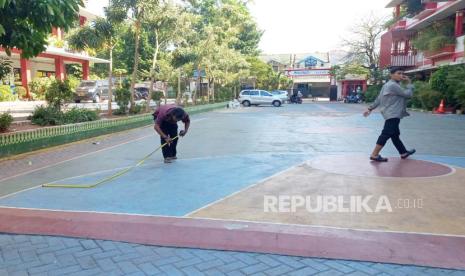 Suasana Sekolah Dasar  Negeri (SDN) Putukangan Utara 06 Pagi Jakarta Selatan, Jumat (29/9/2023). Pj Gubernur DKI sebut kepsek harus aktif laporkan kasus bully di sekolahnya ke polisi.