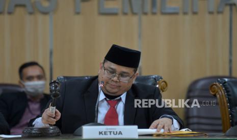 Ketua Bawaslu Rahmat Bagja. Bawaslu menegaskan partai politik dilarang memakai politik identitas dalam kampanye.