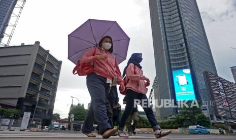 Epidemiolog sebut gelombang ketiga Covid-19 bisa terjadi bergantung pada masyarakat.