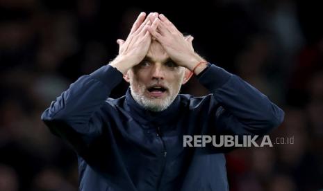 Pelatih kepala Bayern Thomas Tuchel memberi isyarat di tepi lapangan selama perempat final Liga Champions UEFA, pertandingan sepak bola leg pertama antara Arsenal FC dan FC Bayern Munich, di London, Inggris, Rabu (10/4/2024). Dini hari WIB.