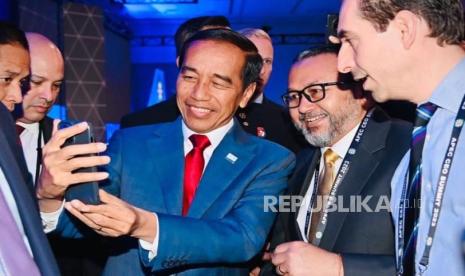 Presiden Jokowi saat menghadiri APEC CEO Summit di San Fransisco, Amerika Serikat.