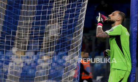 Penjaga gawang Gianluigi Donnarumma