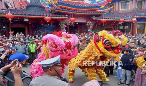 Suasana perayaan Cap Go Meh 2023 yang dipusatkan di Vihara Widhi Sakti Jalan Pejagalan Nomor 20 Kota Sukabumi, Sabtu (11/2/2023).=