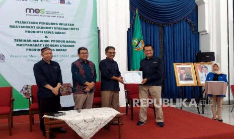 Pelantikan Pengurus Wilayah MES Jabar masa bhakti 2023 - 2025 oleh Pengurus Pusat MES di Aula Barat Gedung Sate Kota Bandung, Sabtu (11/3/2023). 