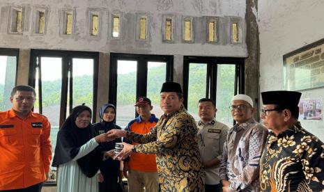 BPKH Salurkan Bantuan Kemaslahatan Tanggap Bencana Bagi Korban Banjir di Tanah Datar