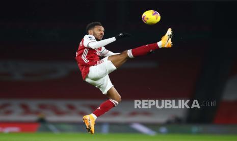  Pierre-Emerick Aubameyang dari Arsenal beraksi selama pertandingan sepak bola Liga Utama Inggris antara Arsenal FC dan Crystal Palace di London, Inggris, 14 Januari 2021.