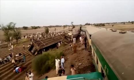 Tabrakan antarkereta terjadi di dekat distrik Ghotki di Provinsi Sindh Selatan pada Senin pagi  - Anadolu Agency