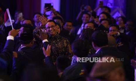 Politisi Anies Baswedan (tengah) tiba untuk mengikuti pembukaan Kongres ke-III Partai Nasdem di Jakarta, Minggu (25/8/2024). Kongres ke-III Partai Nasdem itu mengusung tema sinergi membangun bangsa. 