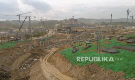 Foto udara proses pembangunan di Kawasan Inti Pusat Pemerintahan (KIPP) Ibu Kota Negara (IKN) Nusantara, Penajam Paser Utara, Kalimantan Timur, Selasa (22/8/2023). Menurut data dari Satuan Tugas Pelaksanaan Pembangunan Infrastruktur IKN, proses konstruksi infrastruktur dasar IKN Tahap 1 sudah mencapai 38,1 persen dan seluruh kegiatannya masih terjaga dari sisi jadwal pelaksanaan (on schedule), dimana akan selesai pada 2024.