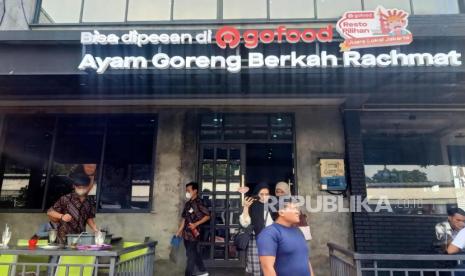 Rumah makan ayam goreng berkah Rachmat di Melawai, Jakarta Selatan.