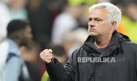 Pelatih kepala AS Roma Jose Mourinho 