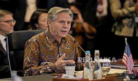 Menteri Luar Negeri AS Anthony Blinken bertemu dengan diplomat senior yang juga Direktur Kantor Sentral Urusan Luar Negeri China Wang Yi 