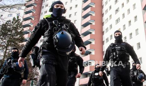 Polisi Jerman Tangkap 11 Orang Perusak Masjid.