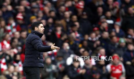 Manajer Arsenal Mikel Arteta bereaksi selama pertandingan sepak bola Liga Premier Inggris antara Arsenal dan Burnley di stadion Emirates di London, Ahad, 23 Januari 2022.