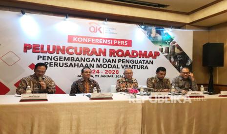 Konferensi pers OJK berkaitan dengan Pelencuran Roadmap Pengembangan dan Penguatan Perusahaan Modal Ventura (PMV) 2024-2028 di Hotel Mulia, Selasa (23/1/2024). 