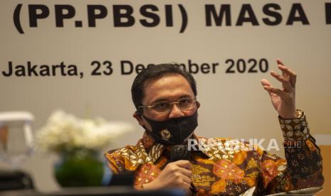 Ketua Umum Pengurus Pusat Persatuan Bulu Tangkis Seluruh Indonesia (PP PBSI) Agung Firman Sampurna memberikan keterangan pers di Jakarta, Rabu (23/12/2020). Dalam kesempatan tersebut Agung Firman mengumumkan pejabat-pejabat baru dalam struktur organisasi Pengurus Pusat PBSI masa bakti 2020-2024. 