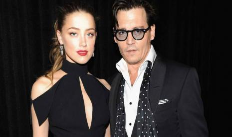 Amber Heard dan Johnny Depp.