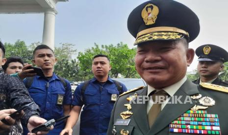 Eks Kepala Staf Angkatan Darat (KSAD) Jenderal (Purn) Dudung Abdurrachman masuk kandidat menko polhukam menggantikan Mahfud MD.