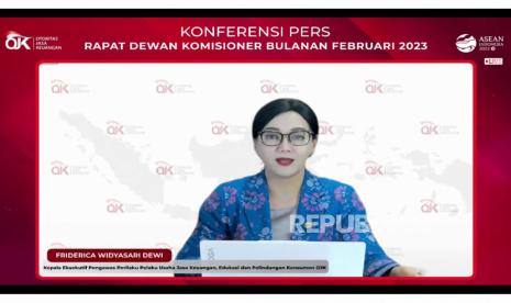 Tangkapan layar Anggota Dewan Komisioner OJK sekaligus Kepala Eksekutif Pengawas Perilaku Pelaku Usaha Jasa Keuangan Edukasi dan Perlindungan Konsumen, Friderica Widyasari dalam konferensi pers RDK OJK Februari 2023, Senin (27/2/2023).