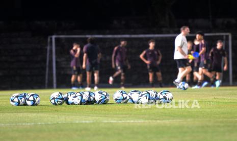 Pemain Timnas U17 Jerman mengikuti latihan jelang laga Semifinal Piala Dunia U17 di Stadion Sriwedari, Surakarta, Jawa Tengah, Senin (27/11/2023). Pada babak Semifinal Jerman akan bersua dengan tim favorit juara yakni Argentina yang berhasil menyingkirkan Brazil pada Perempatfinal. Sedangkan Jerman melaju ke Semifinal usai mengalahkan Spanyol.