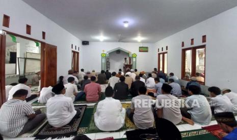 Ilustrasi sholat berjamaah.