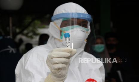 Pemkot Cirebon masih fokus pada penanganan dan pencegahan Covid-19 dalam penyusunan APBD Perubahan 2020. Sejumlah alokasi anggaran kegiatan di setiap Satuan Kerja Perangkat Daerah (SKPD) pun dipangkas. 