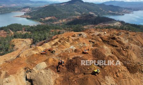 Aktivitas bongkar buat tambang nikel (ilustrasi). Perusahaan pertambangan nikel PT Vale Indonesia Tbk dan entitas usaha membukukan laba bersih yang meningkat 207 persen year on year (yoy) menjadi sebesar 98,1 juta dolar AS pada kuartal I 2023. 